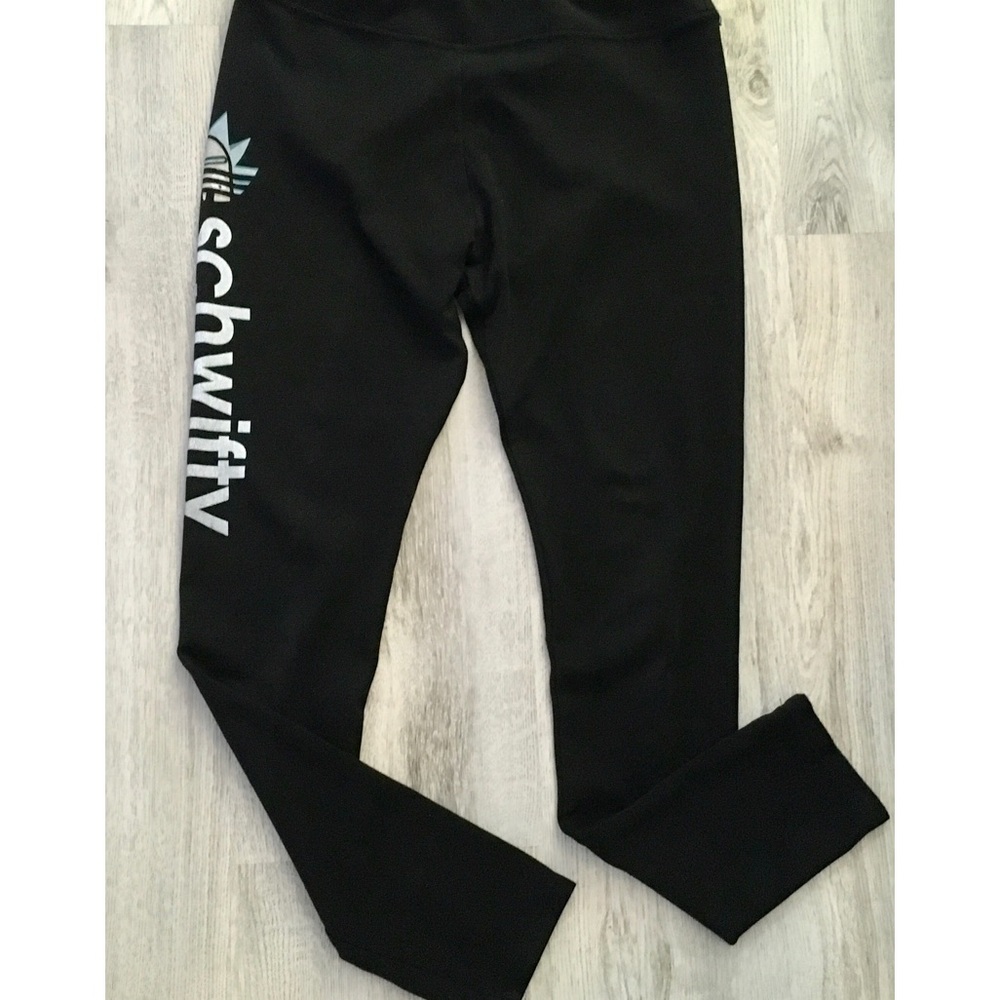 Comfortable & classic leggings.